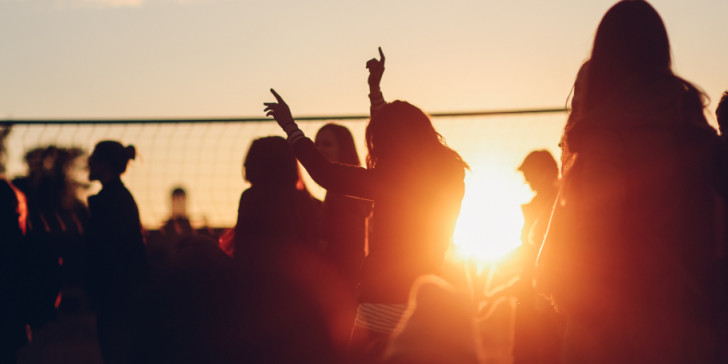 Πώς ένα πάρτι 2.000 ατόμων σε beach bar της Χαλκιδικής έγινε «εστία» κορωνοϊού -Δεκάδες κρούσματα