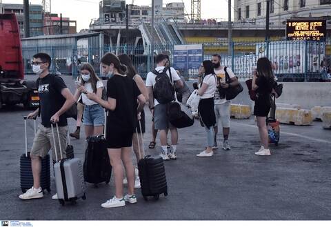Κορωνοϊός: Σε 22 ημέρες τον Αύγουστο σχεδόν τα μισά κρούσματα από την αρχή της πανδημίας στην Ελλάδα