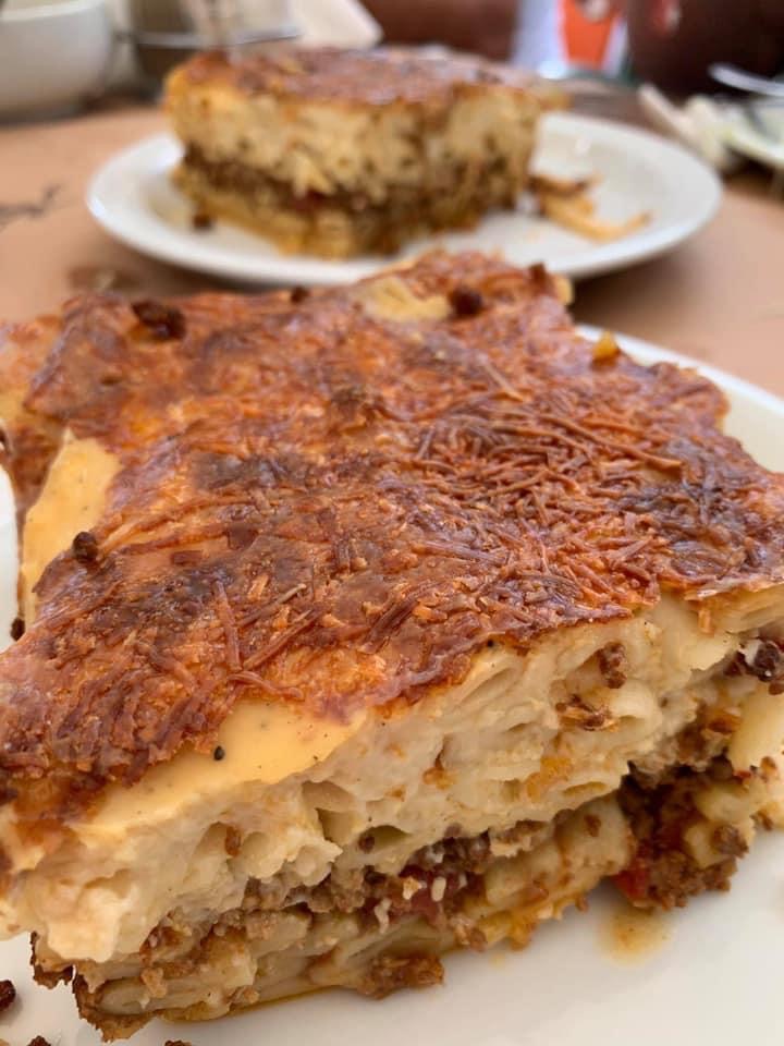 Cafe εστιατόριο πιτσαρία ο Τάσος -Παραδοσιακή ταβέρνα, που προσφέρει ελληνική κουζίνα