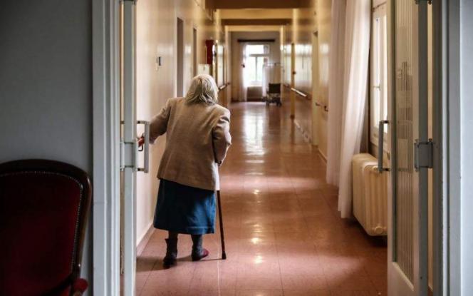 Έρχονται επιπλέον μέτρα για την προστασία ηλικιωμένων στις μονάδες φροντίδας