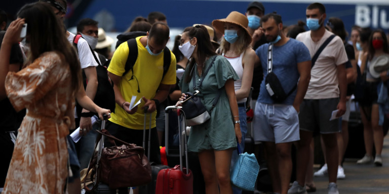 Κορωνοϊός-Σύψας: Εχουμε «πόλεμο», που δεν πάει καλά – Τρέμουμε την επιστροφή των νέων από τις διακοπές