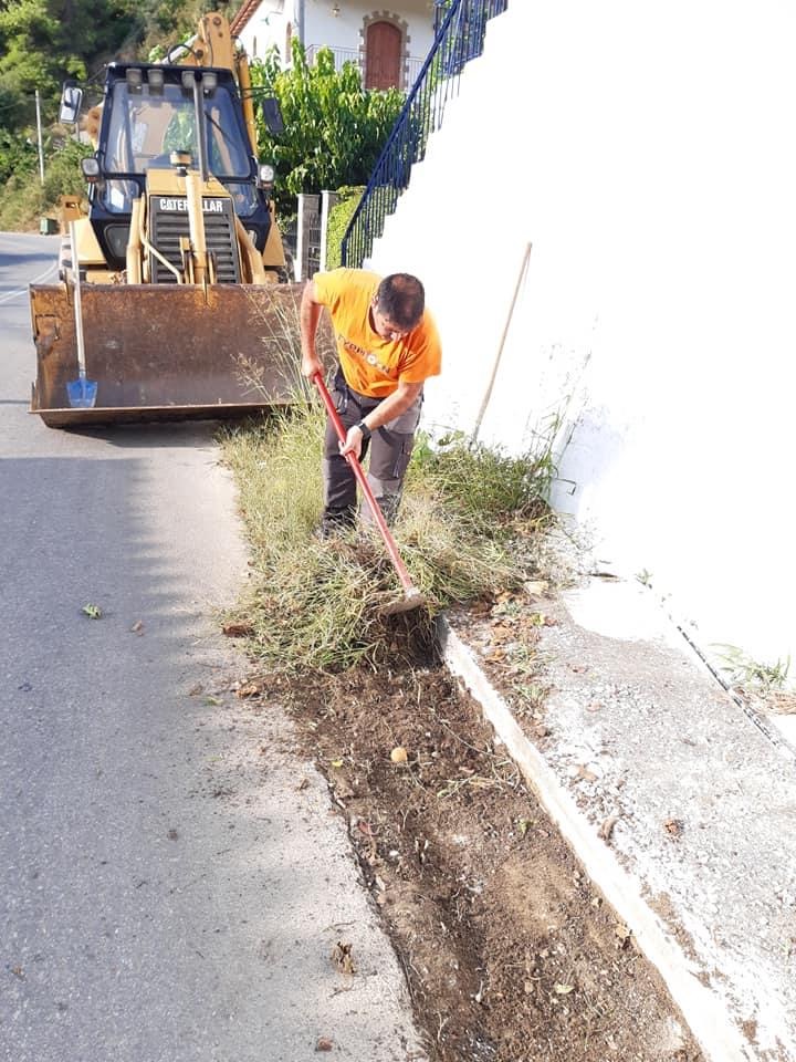 Κερδίζει το στοίχημα της καθαριότητας στην Κοινότητα Πύργου ο πρόεδρος [εικόνες]