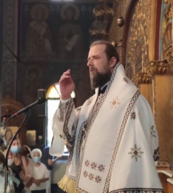 Ο Επίσκοπος Ωρεών κ. Φιλόθεος στον Ιερό Ναό Αγίου Ταξιάρχου Χαλκίδος