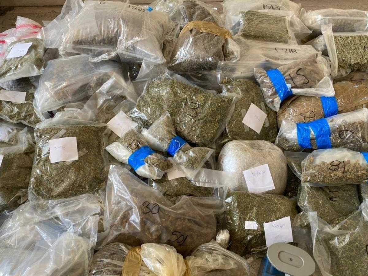Χαλκίδα: Έκρυβαν ναρκωτικά σε σακούλες