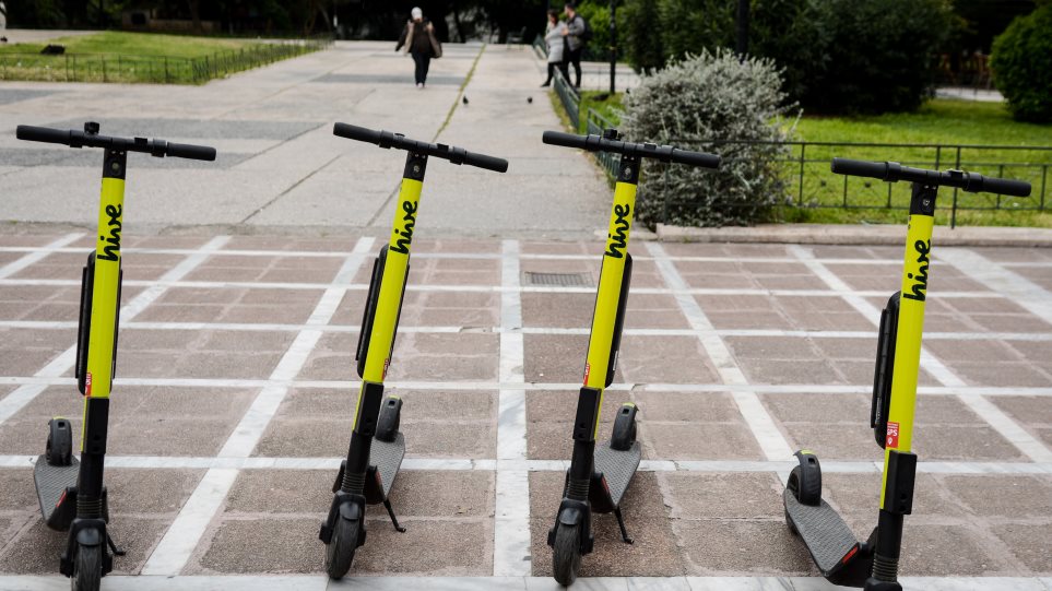 Νεκρός 11χρονος σε τροχαίο με ηλεκτρικό πατίνι -Τι καταγγέλλει η μητέρα του