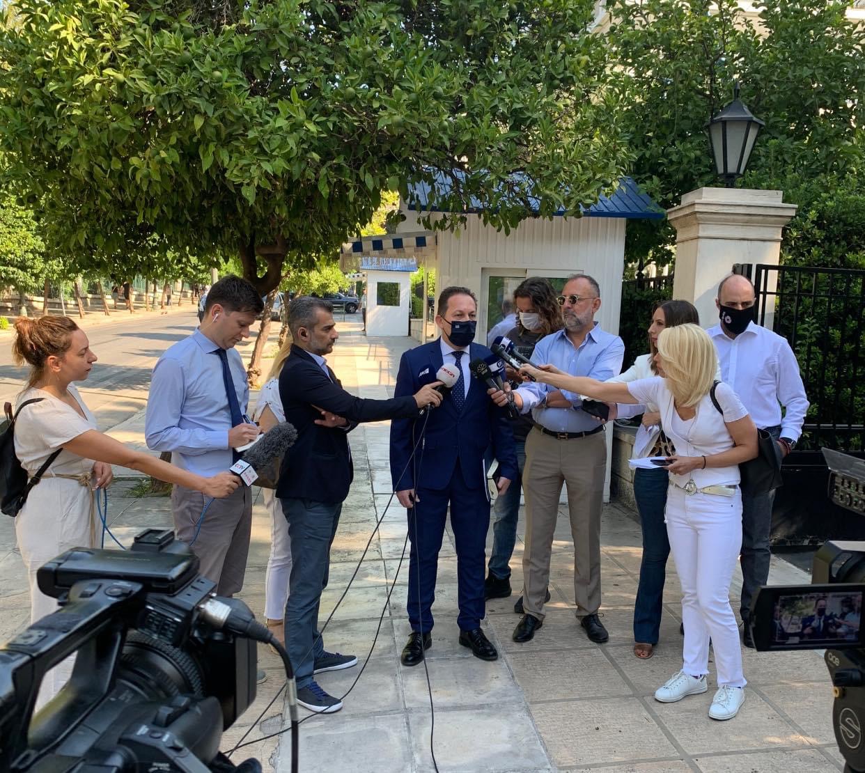 Μαξίμου:Ολοκληρώθηκε η σύσκεψη για τη Μόρια-Κυβενητικο κλιμάκιο μεταβαίνει στο νησί με εντολή Μητσοτάκη