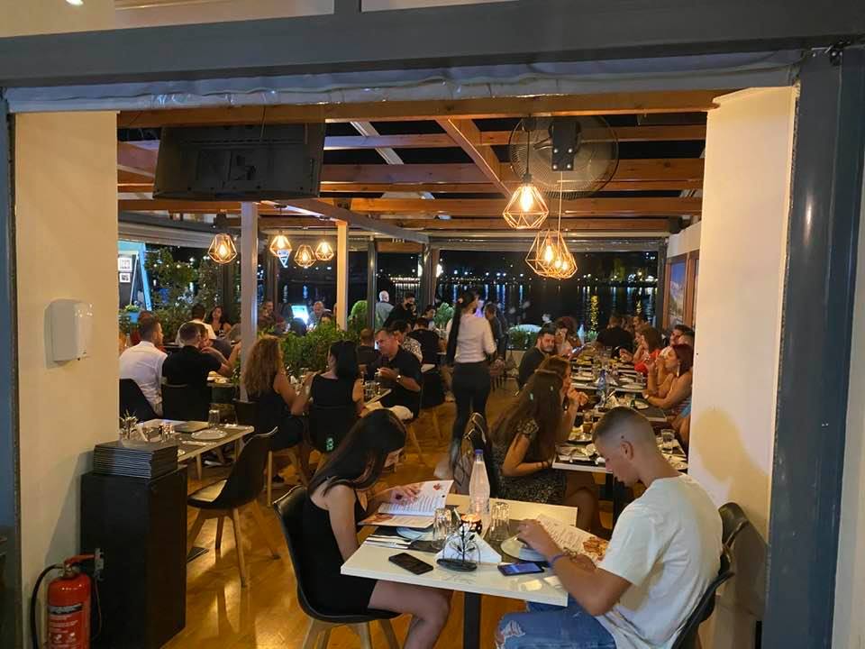 Εστίαση: Σκέψεις στην κυβέρνηση για παράταση του ωραρίου