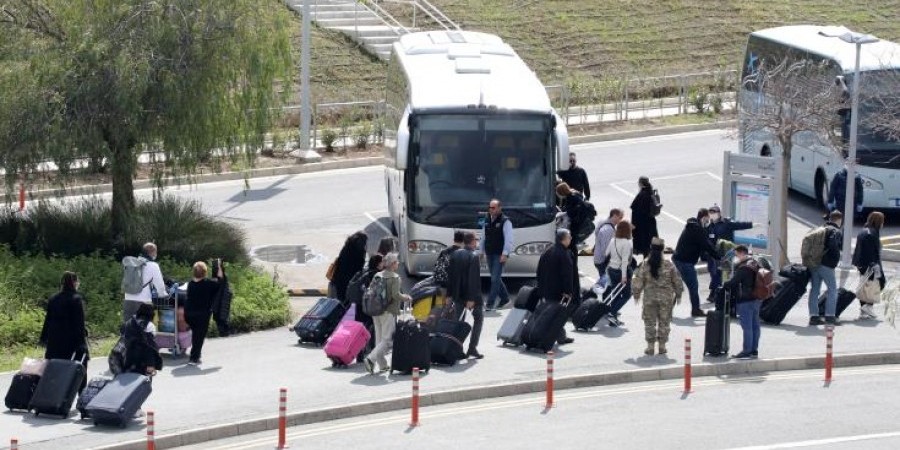 Κορονοϊός Εύβοια: Σε ξενοδοχείο του Δήμου Ερέτριας μεταφέρθηκαν οι εκδρομείς που βρίσκονται σε καραντίνα