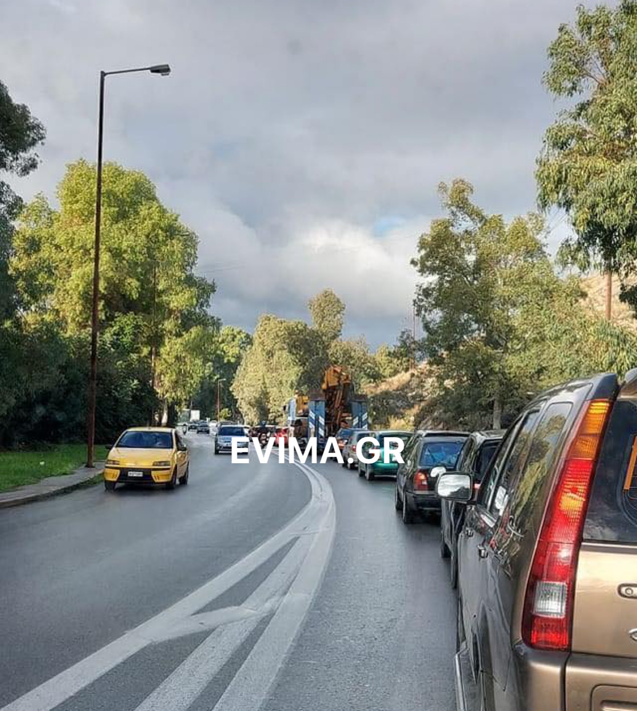 Κυκλοφοριακό κομφούζιο στην είσοδο της Χαλκίδας – Ουρά χιλιομέτρων