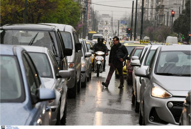 Τέλη κυκλοφορίας: Πόσα θα πληρώσουμε, πώς καταθέτουμε πινακίδες