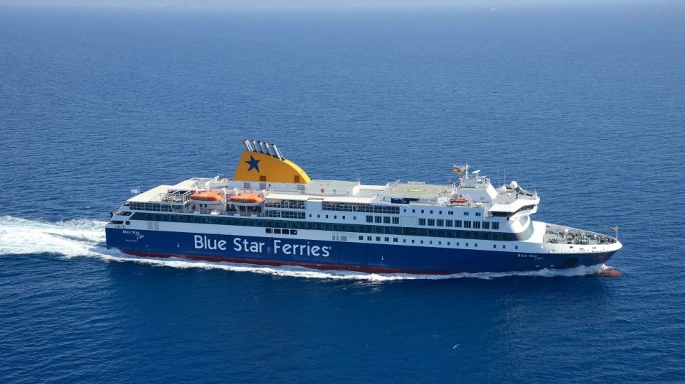 Συναγερμός στο «Blue Star Delos» για 23 Γάλλους ύποπτους για κορωνοϊό