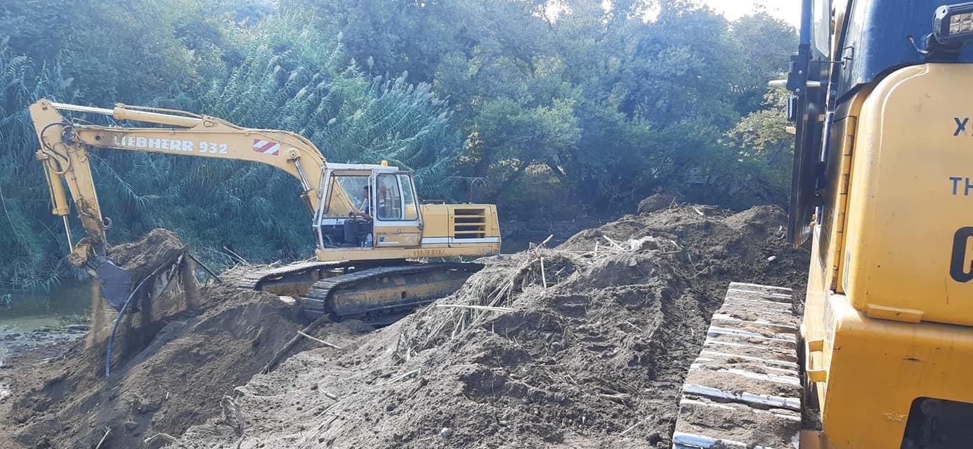 Εύβοια: Καθαρισμοί ρεμάτων σε Μουρτερή, Οριό και Κάλαμο από την περιφέρεια Στερεάς Ελλάδας