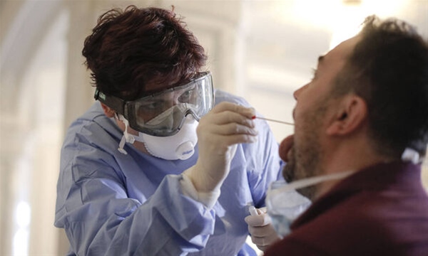 Κοντοζαμάνης: Ποιοι μπορούν να κάνουν δωρεάν το τεστ για covid-19 & πώς