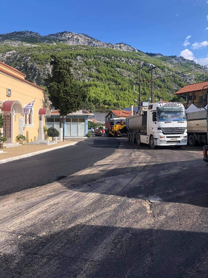 Ασφαλτόστρωση σε πολλά τμήματα του Δημοτικού δικτύου στο Πήλι του Δήμου Μαντουδίου Λίμνης Αγίας Άννας
