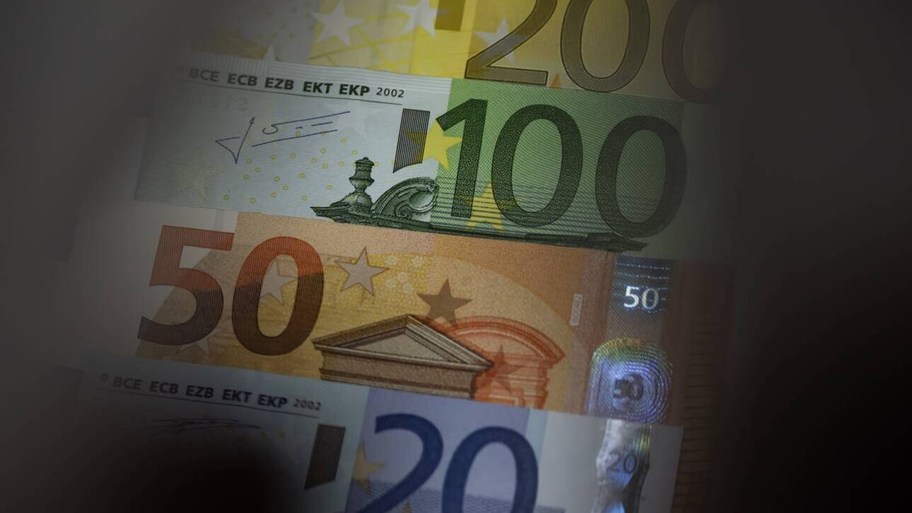 Βρούτσης: Πώς θα πάρετε το επίδομα των 800 ευρώ – Αυτές είναι οι ημερομηνίες των πληρωμών