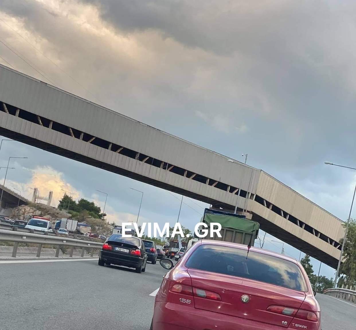 Φεύγουν για Εύβοια πριν ξεκινήσει το lockdown-Κυκλοφοριακό ΄΄ έμφραγμα΄΄ από την υψηλή γέφυρα έως την είσοδο της Χαλκίδας [εικόνες]
