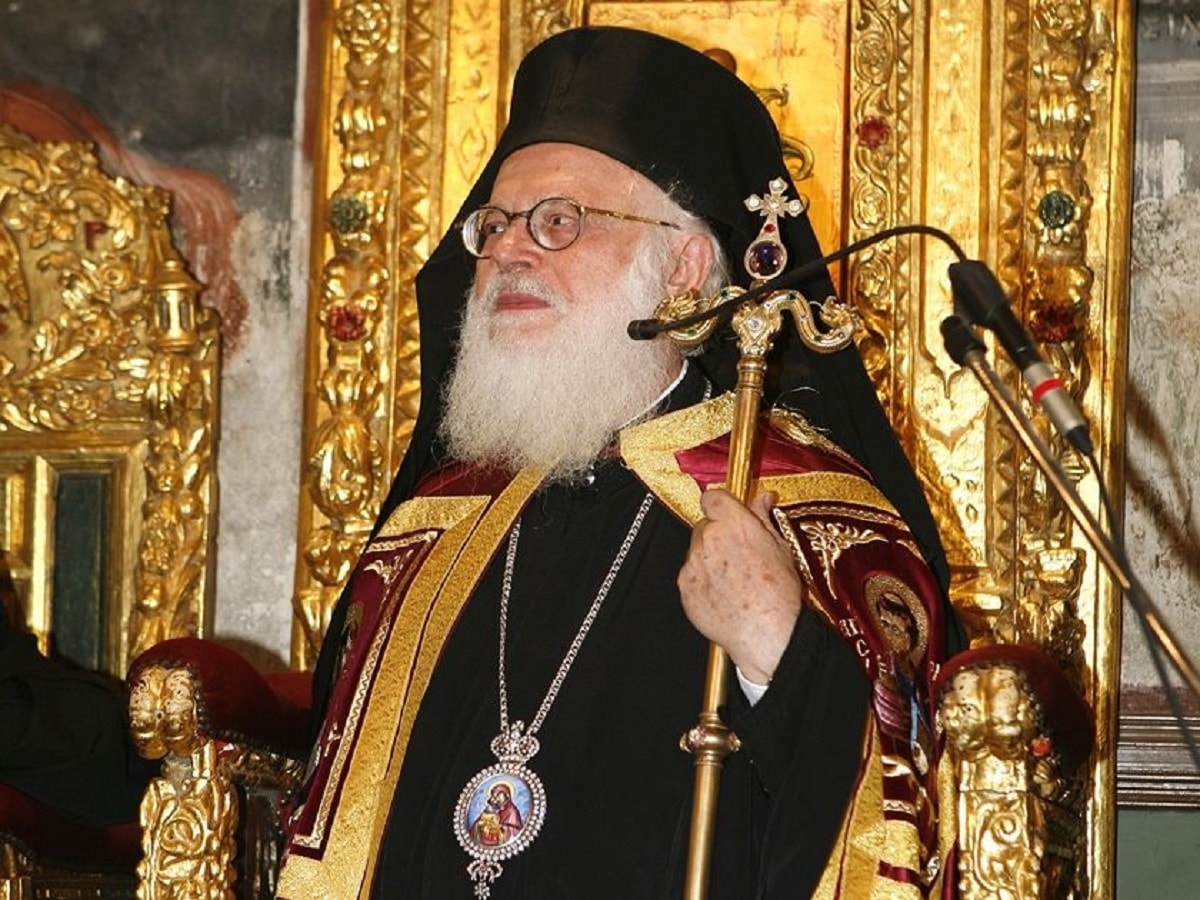 Εύβοια-Ο Αρχιμανδρίτης Νικόδημος προσεύχεται για τον Αρχιεπίσκοπο Αλβανίας κ. κ. Αναστάσιο