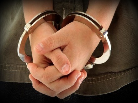 Συλλήψεις για ναρκωτικά στην Εύβοια: Είχαν ψυχοτρόπα φυτά, αυτοσχέδια τσιγάρα και χάπια