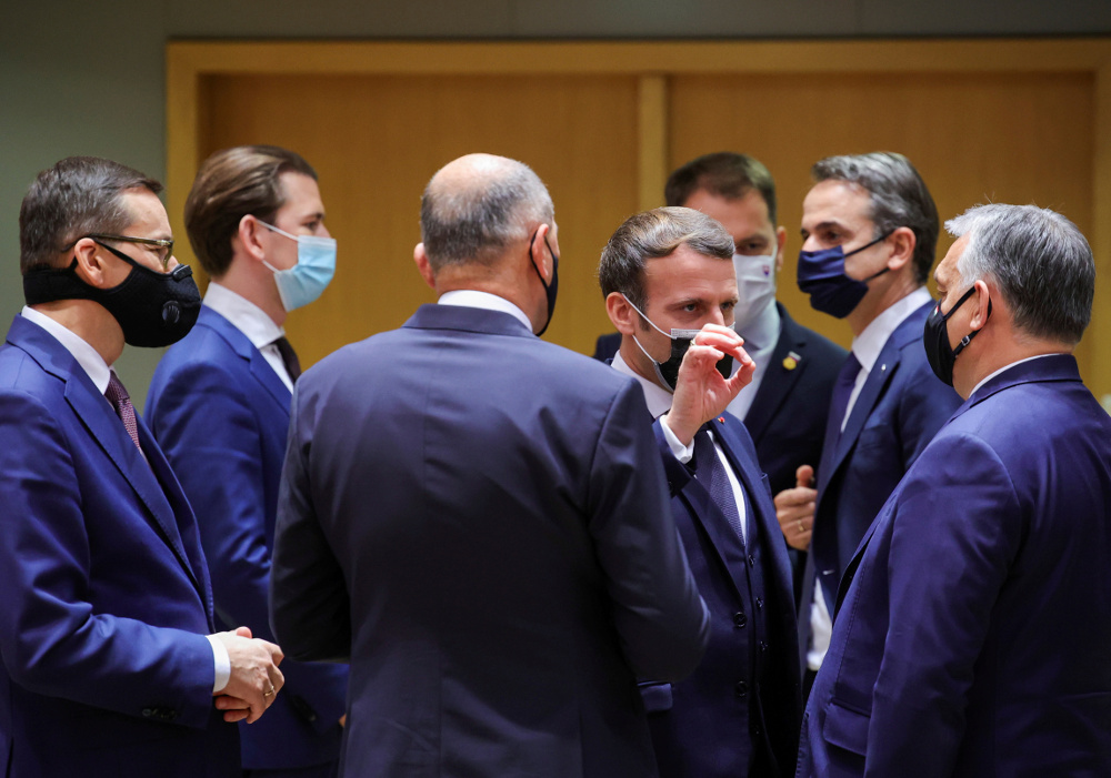 Ασθενής ο Μακρόν… πυρετός στους ηγέτες της Συνόδου Κορυφής – To κορωνοδείπνο του Γάλλου προέδρου που τρομάζει