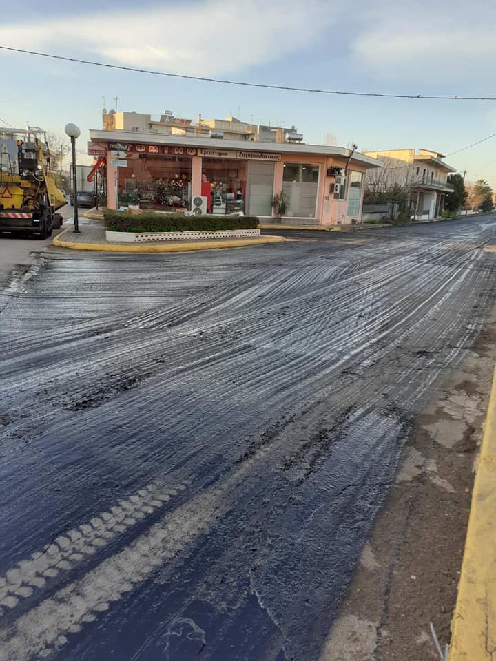 Εύβοια Ψαχνά: Δεύτερη ημέρα εργασιών ασφαλτόστρωσης