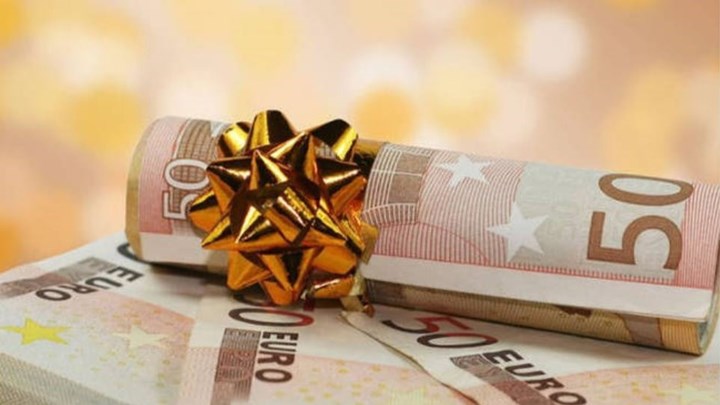 Δώρο Χριστουγέννων: Καταβάλλεται από το βράδυ σε 66.071 δικαιούχους του προγράμματος “ΣΥΝ- ΕΡΓΑΣΙΑ”