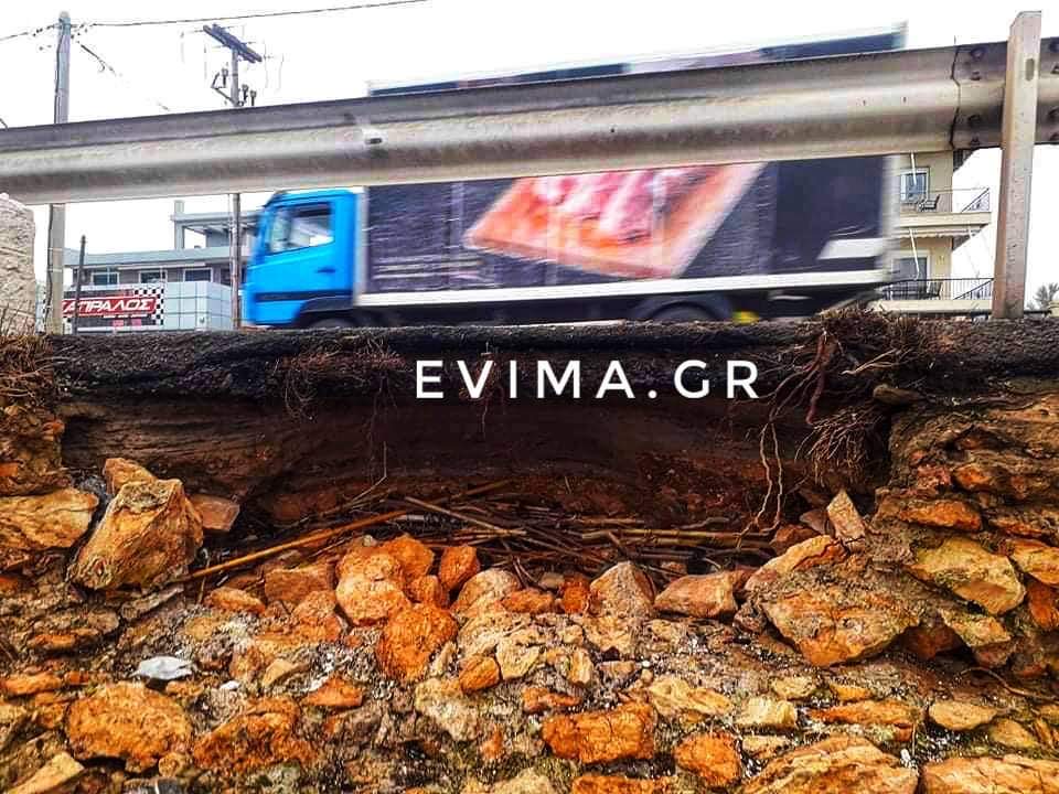 Χαλκίδα: Έτοιμο να υποχωρήσει μέρος του δρόμου στα φανάρια προς Λιανή Άμμο [εικόνες]