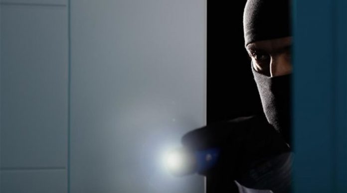 Τρόμος στην Αρτάκη – Δράστες μπήκαν στο σπίτι την ώρα που κοιμόντουσαν