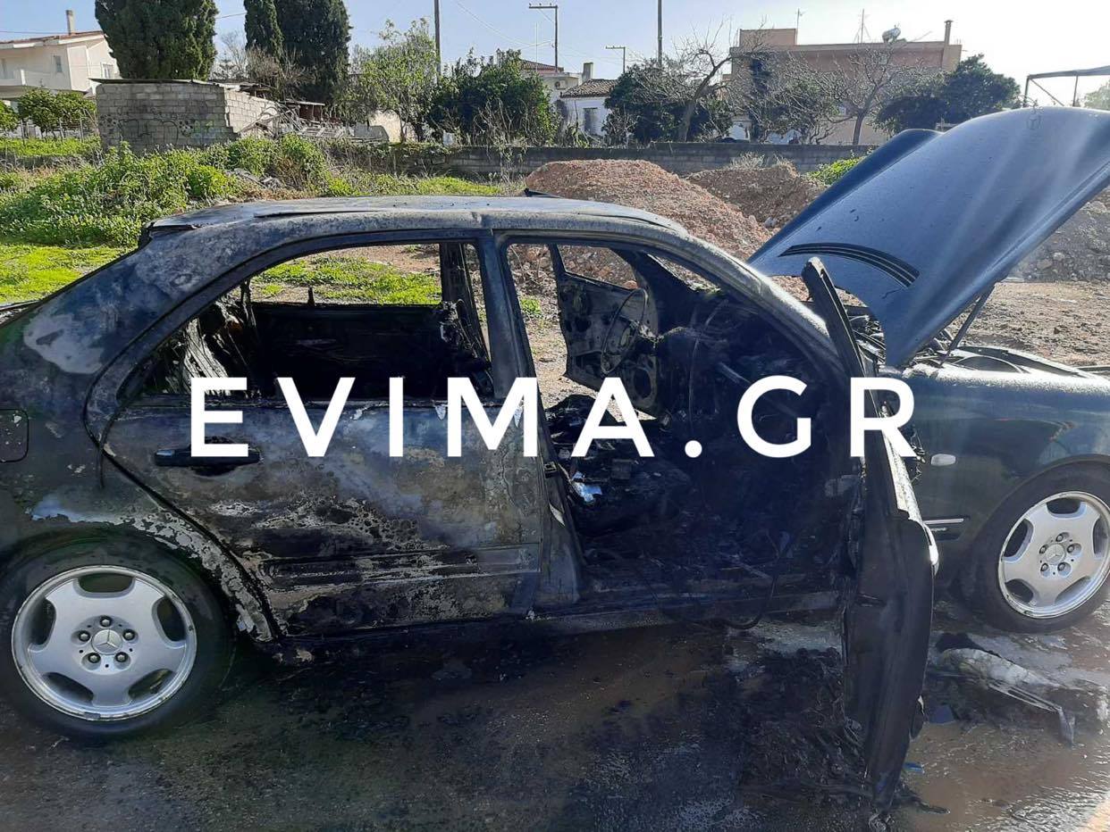 Εύβοια: ΙΧ αυτοκίνητο πήρε φωτιά στη Δροσιά – Πως προκλήθηκε η πυρκαγιά