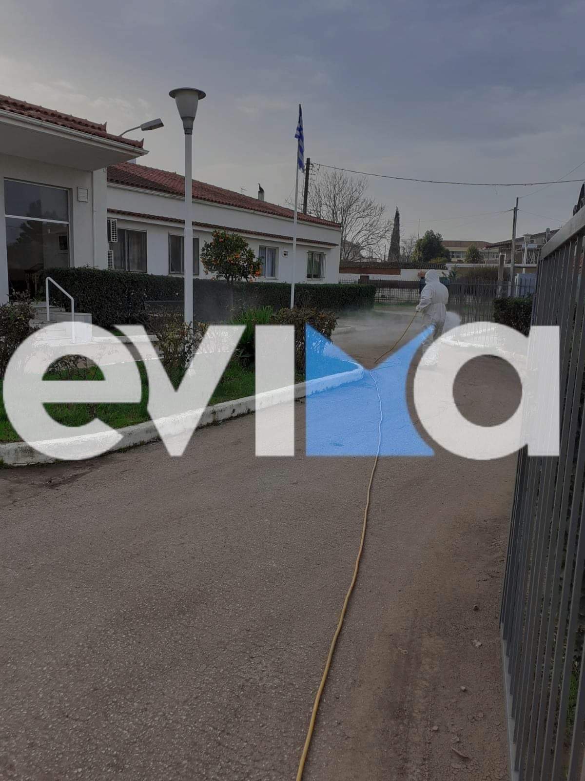 Ψαχνά ΤΩΡΑ: Απολύμανση από συνεργεία του Δήμου Διρφύων Μεσσαπίων [εικόνες]