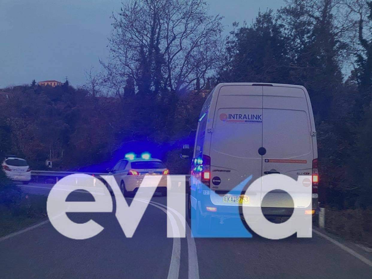 Κορονοϊός Κύμη: Στο νοσοκομειο της Κύμης συνοδεία αστυνομίας τα εμβόλια [εικόνες]