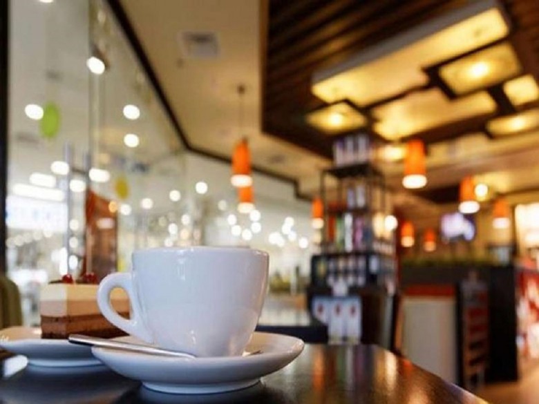 Κορονοϊός – Εύβοια – Στερεά: «Καμπάνα» 3.000 ευρώ σε καφέ που λειτουργούσε αγνοώντας τα μέτρα και 15νθήμερη αναστολή λειτουργίας