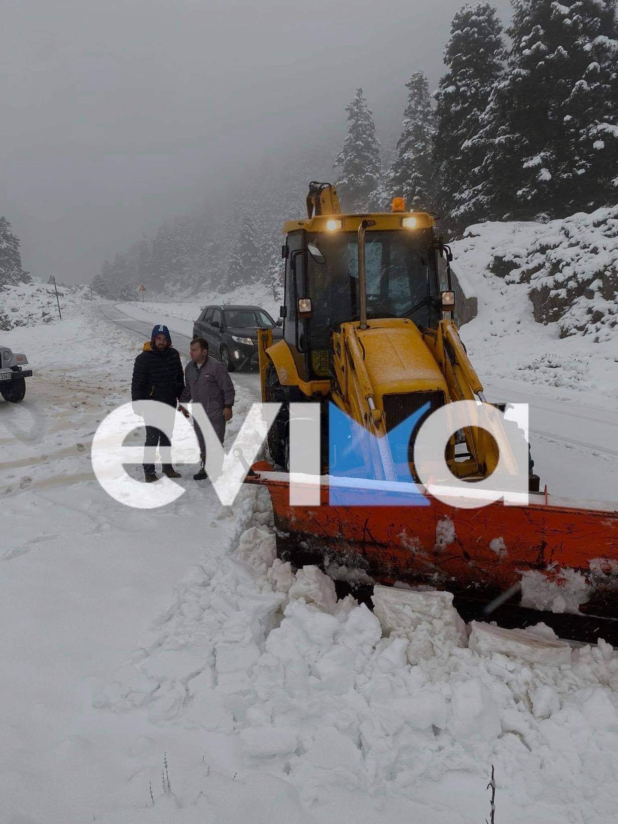 Αντιδήμαρχος Κύμης στο evima.gr: Σφοδρή χιονόπτωση και ομίχλη από Κύμη προς Μετόχι