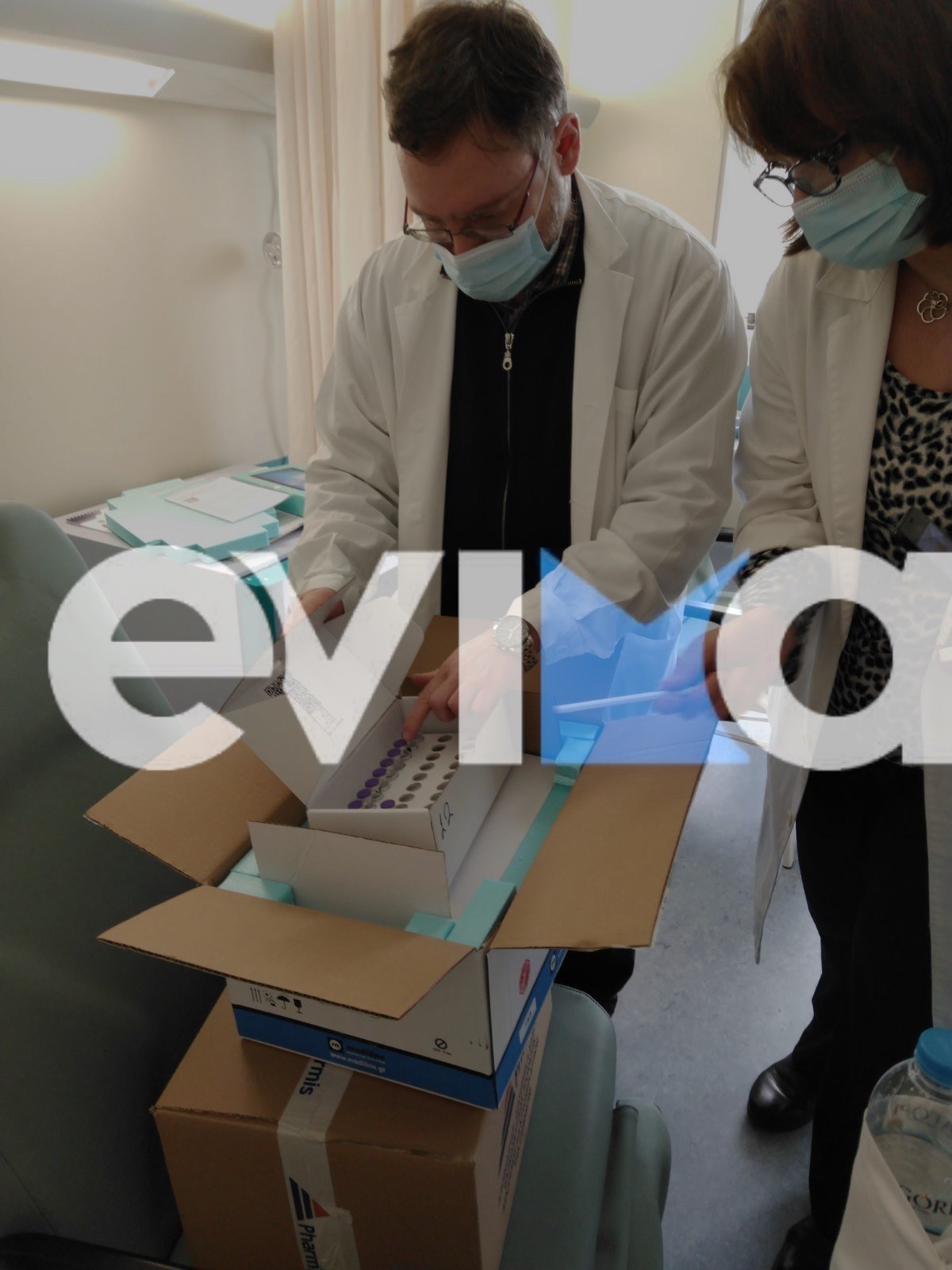 Κορονοϊός – Εύβοια: Έφτασε η δεύτερη παρτίδα εμβολίων στο Γ. Ν. Χαλκίδας [Εικόνες]