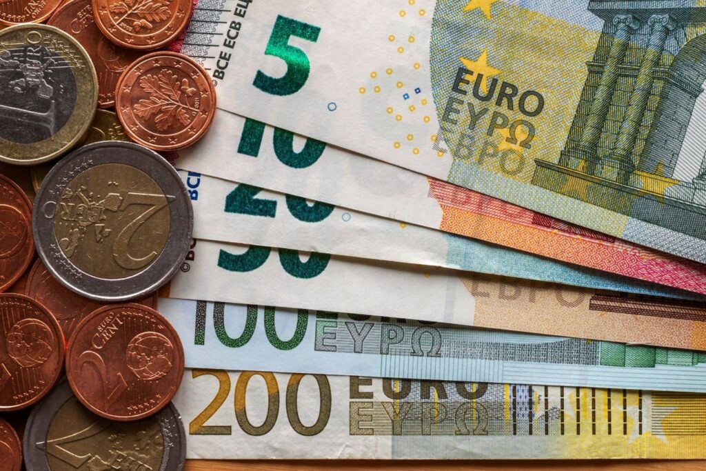 ΔΥΠΑ – Επίδομα 200 ευρώ: Ποιοι το δικαιούνται – Πώς υποβάλλετε αίτηση