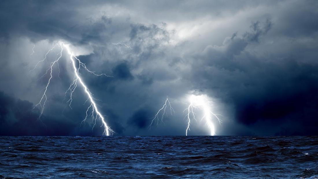Meteo: Ραγδαία επιδείνωση του καιρού από το μεσημέρι με βροχές, καταιγίδες και θυελλώδεις ανέμους