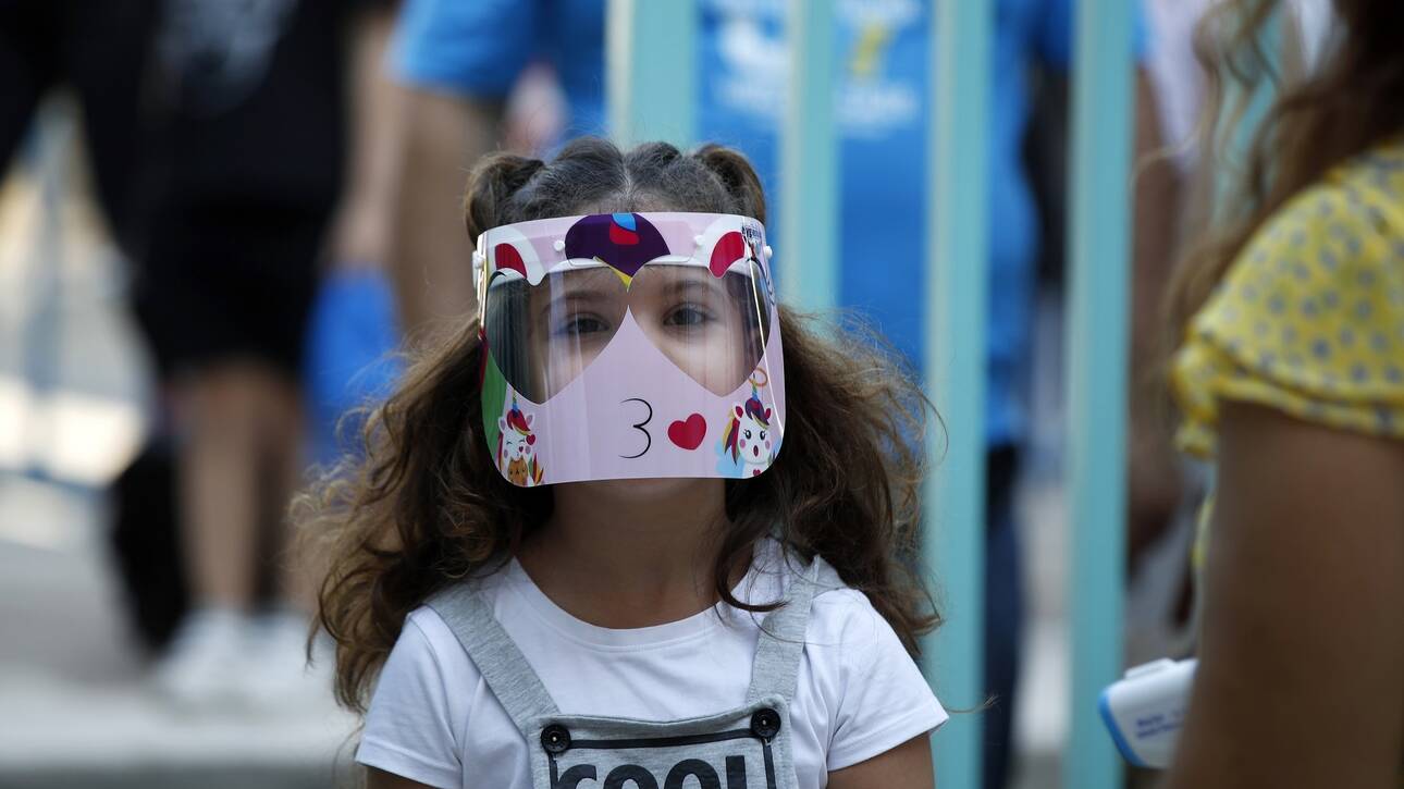 Κορονοϊός – Τσακρής: Ανησυχώ για τις επόμενες μέρες – Επιθετική στα παιδιά η βρετανική μετάλλαξη