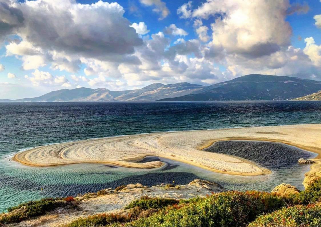 Καιρός – Εύβοια: Συνεφιασμένη Κυριακή με τοπικές βροχές