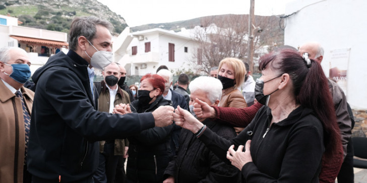 Ο Μητσοτάκης πήγε σήμερα σε Φούρνους και Ικαρία: Εμβολιασμοί για όλους στα μικρά και ακριτικά νησιά [εικόνες]