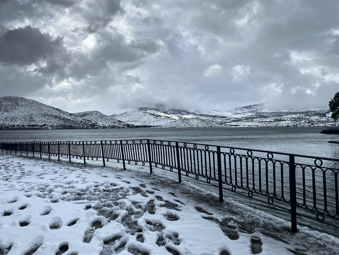 Κακοκαιρία «Μήδεια»: Πυκνό χιόνι στην Εύβοια έως το βράδυ της Τρίτης – Νέο έκτακτο δελτίο