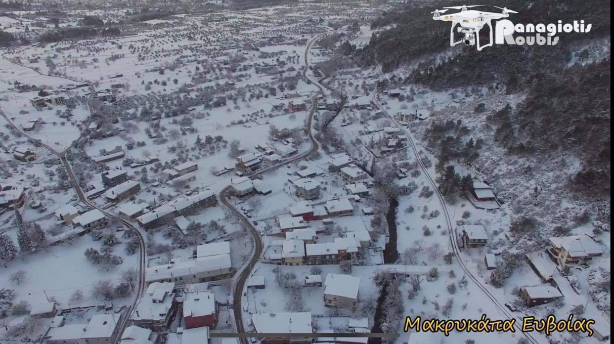 Βίντεο που κόβει την ανάσα: Η χιονισμένη Μακρυκάπα Ευβοίας από ψηλά μετά το πέρασμα της «Μήδειας»