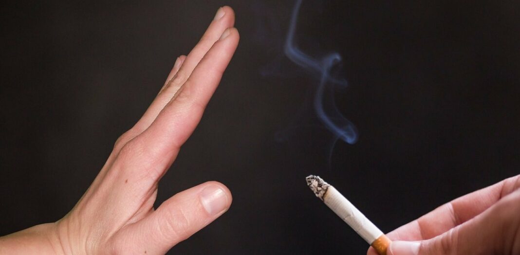 ΕΛΣΤΑΤ: Σημαντική μείωση του καπνίσματος στην Ελλάδα