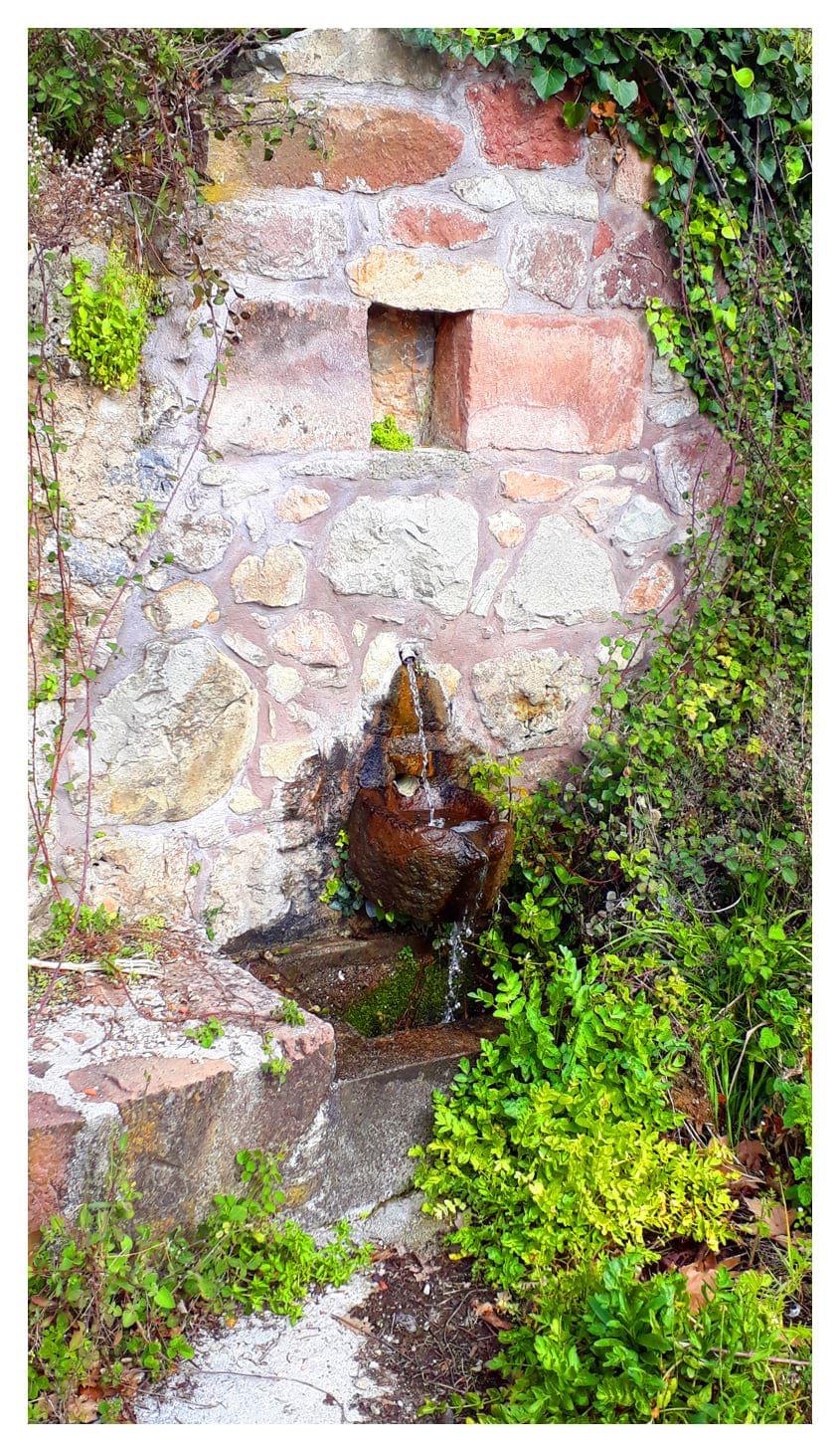 Εύβοια – Κονίστρες: Οι βρύσες Καβουρά με το γάργαρο νερό [εικόνες]