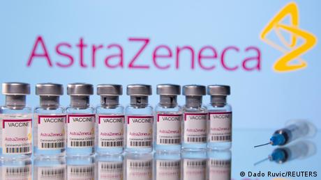 Εμβόλιο AstraZeneca: Τι λένε οι ειδικοί για την απόφαση της Ελλάδας να συνεχιστούν οι εμβολιασμοί