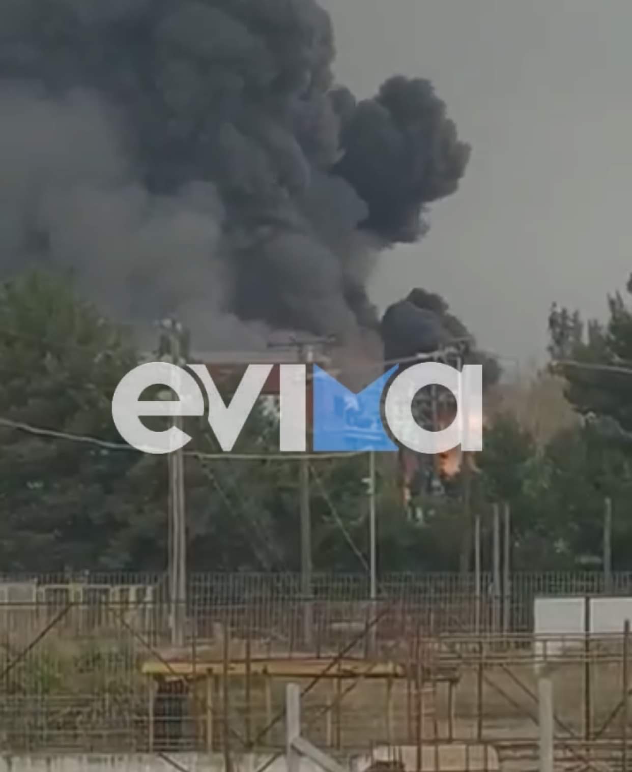 Σχηματάρι: Φωτιά σε εργοστάσιο ανακύκλωσης στο Σχηματάρι – [Βίντεο]