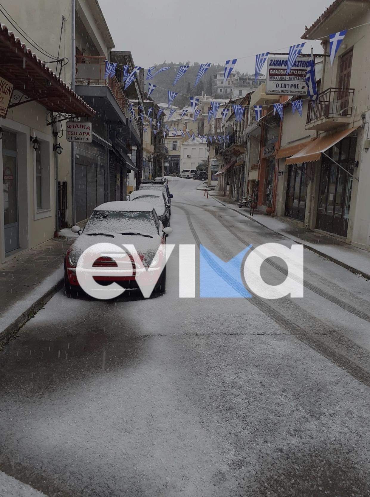 Εύβοια: ΤΩΡΑ Χιονίζει στην Κύμη