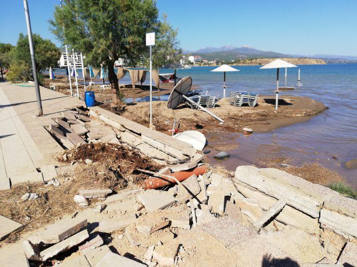 Εύβοια – Λευκαντί: Διαμαρτυρία των καταστηματαρχών της εστίασης για την παραμελημένη παραλία