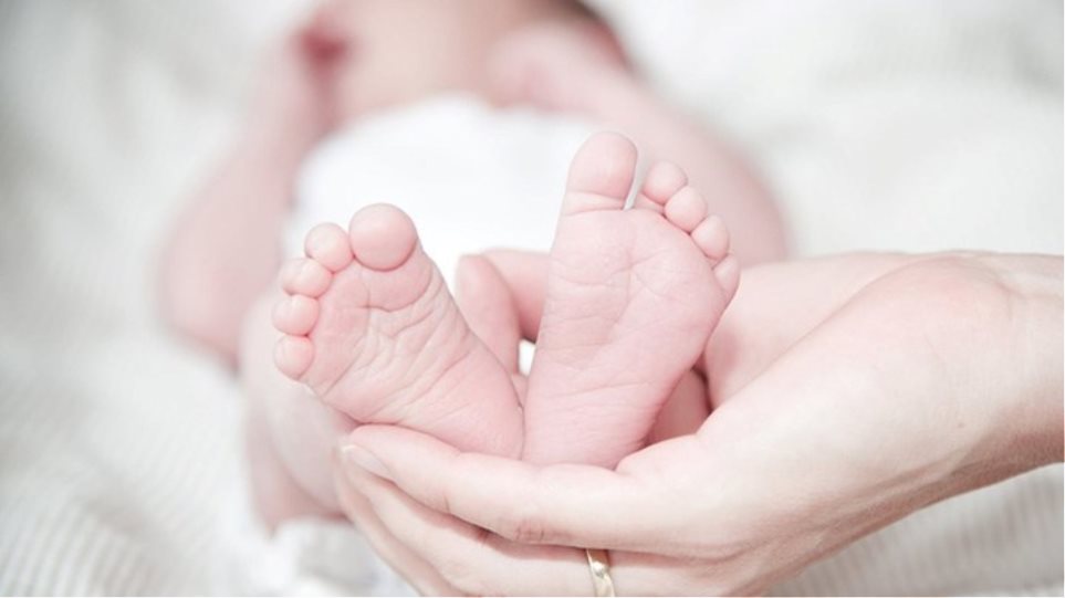 Επίδομα γέννησης: Οι δικαιούχοι και τα δικαιολογητικά – Παραδείγματα από τον ΟΠΕΚΑ