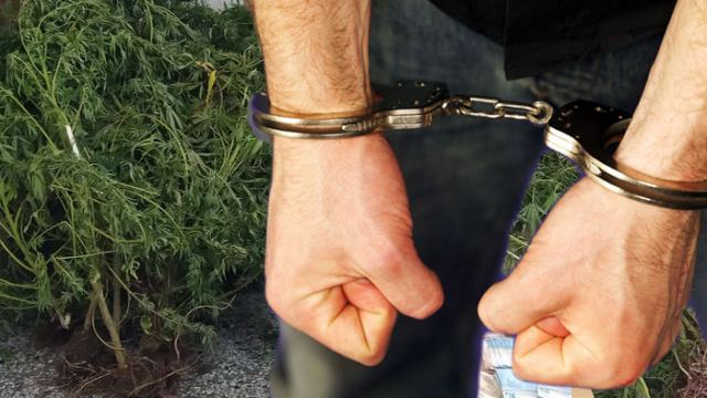 Εύβοια: Πιάστηκε αλλοδαπός με ναρκωτικά στα Ψαχνά – Τον προμήθευε Έλληνας