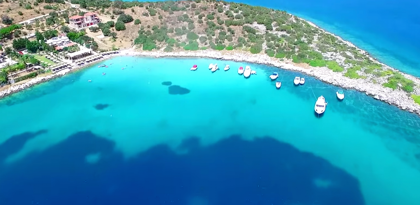 Εύβοια: Η Γαλάζια Λίμνη αναζητά προσωπικό