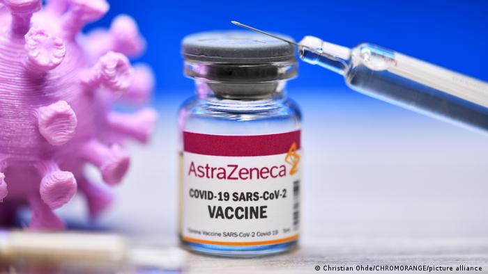 Η ΕΕ μηνύει την AstraZeneca για τις καθυστερήσεις στις παραδόσεις των εμβολίων